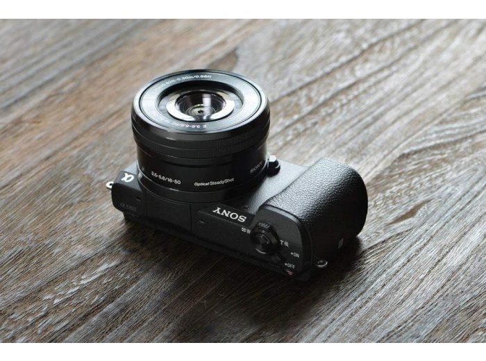 ony a5100 16-50mm Interchangeable Lens Camera with 3-Inch Flip Up LCD (Black)